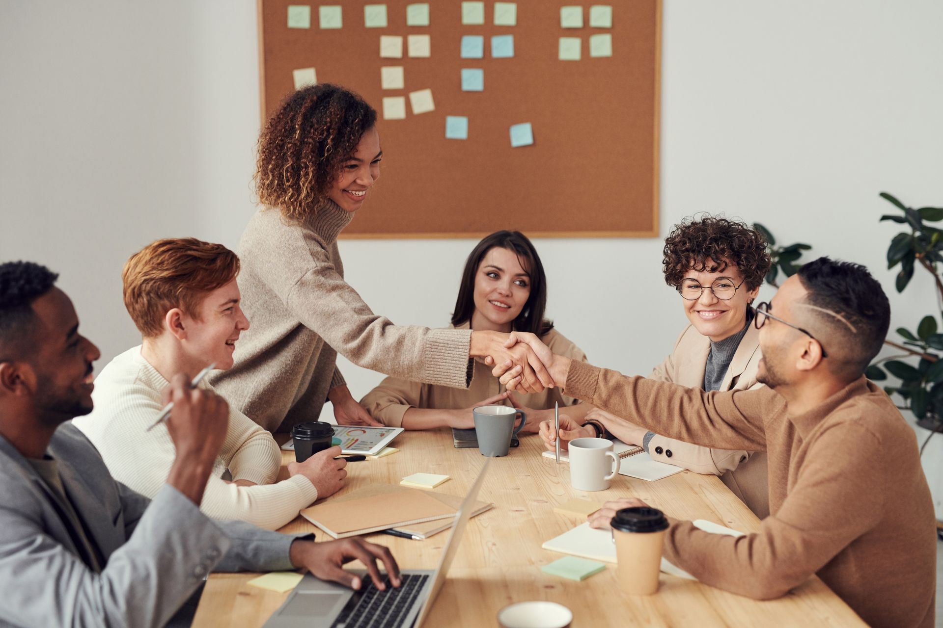 Equipe da Eficácia em reunião de trabalho